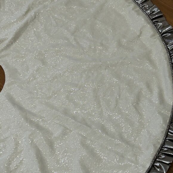 One of a Kind 50” Ruffled Shimmery Christmas Tree Skirt Handmade PRE-OWNED - Picture 5 of 5